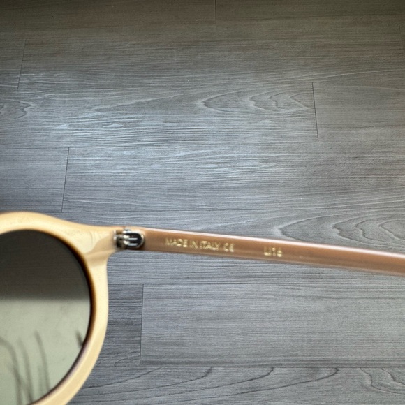 Carla Colour Lind sunglasses in gold EUC - Picture 7 of 8